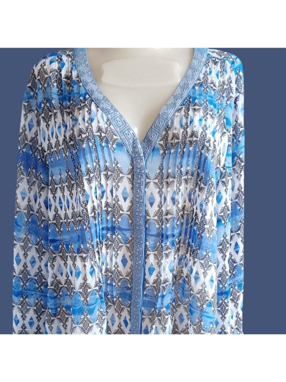 Valerie Stevens XL Womens Blouse Blue & White Geometric Tunic With Sequin Detail